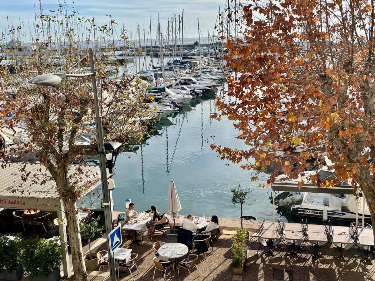 Le Petit Pinson Meerblick Port Golfe-Juan Bagian luar foto